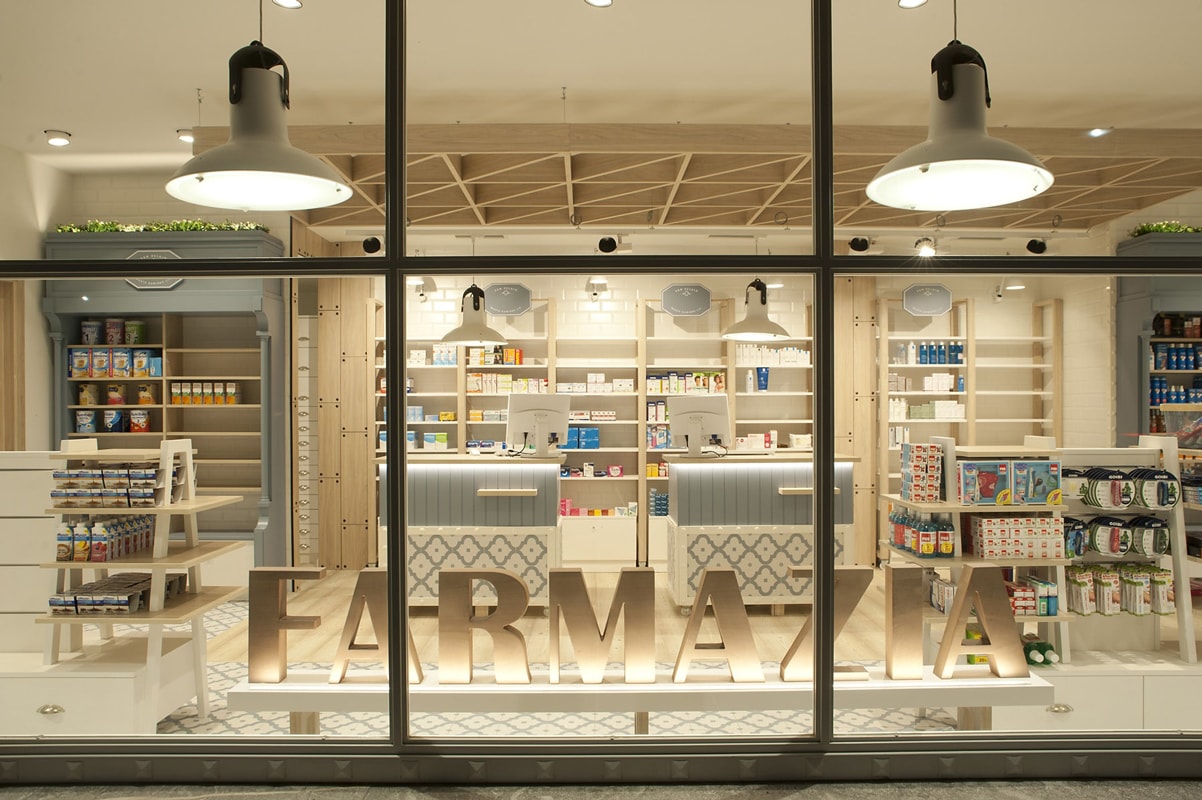 Sube Interiorismo Bilbao diseño interior de farmacia Zarautz Gipuzkoa