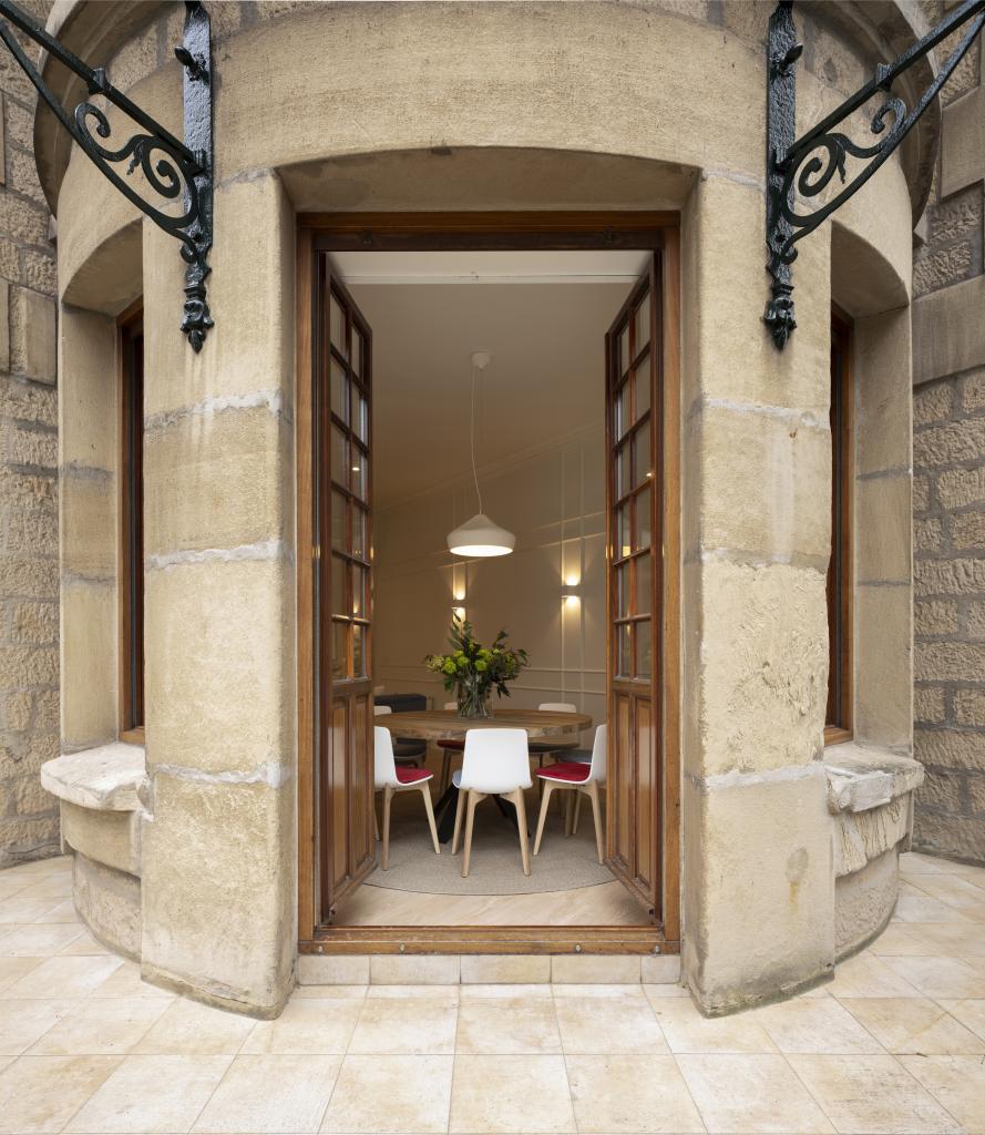 Diseño interior de comedor, en reforma integral de vivienda, por Sube Interiorismo, Bilbao