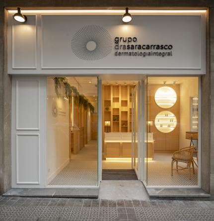 Diseño de fachada de clinica, reforma integral de Sube Interiorismo, Bilbao