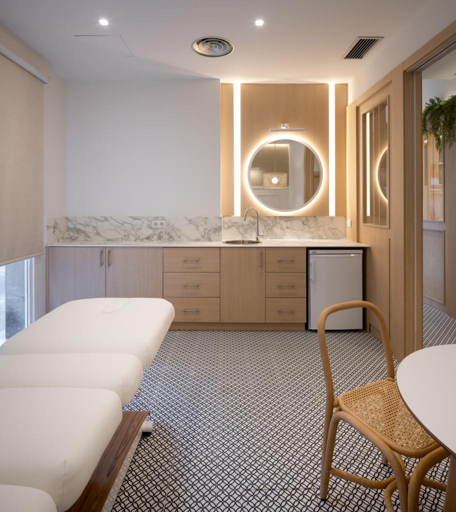 Diseño interior de sala de consulta en clinica, por Sube Interiorismo Bilbao